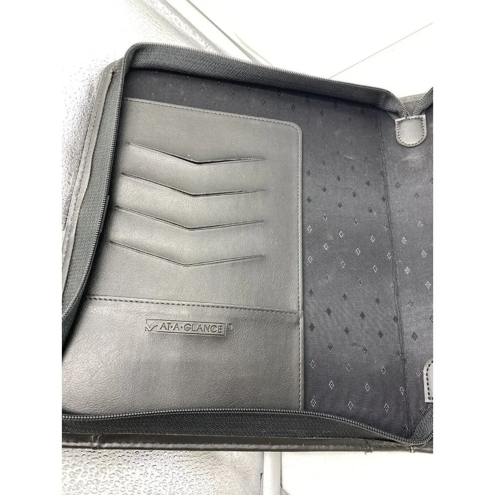 At A Glance Planner Organizer Black Faux Leather 7 Rings 8.5x10.25x2, 008725